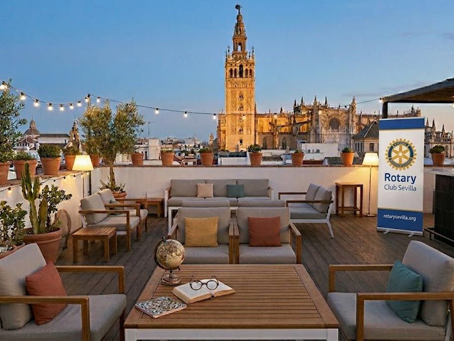 El Servicio no se toma vacaciones: Cómo mantener viva la llama de Rotary Sevilla este verano